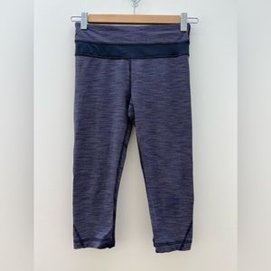WOMENS LULULEMON NAVY/PLUM CAPRI LEGGINGS SZ: 2